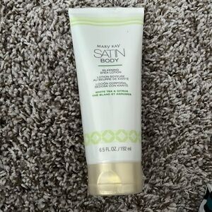 Mary Kay Satin Body Silkening Shea Lotion